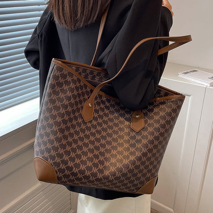 Large capacity tote bag